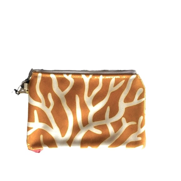 A Maui Day Raffia and Cotton Wristlet or Clutch Gold with White Coral He… - Picture 1 of 7